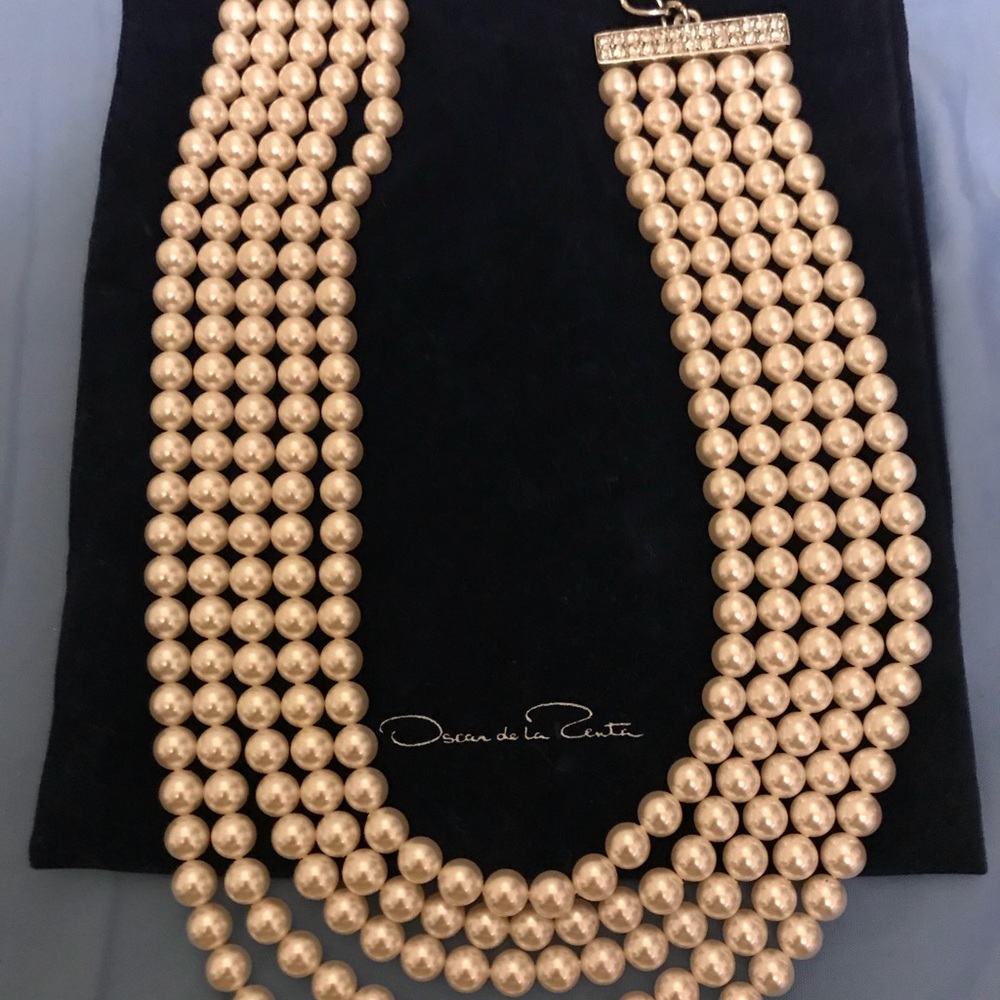 Multi layer pearl necklace